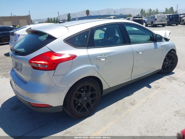 Ford FOCUS SE 2016 1FADP3K29GL304441 Image 4