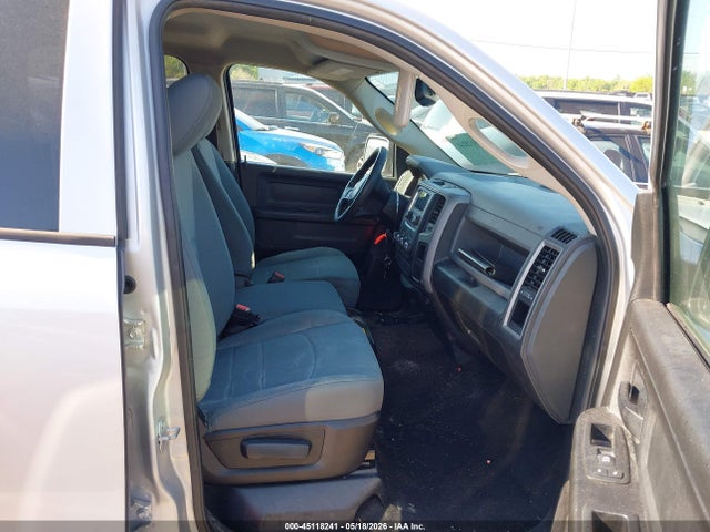 Продажа на аукционе авто 2017 Ram 1500 Express  4x4 5'7 Box, vin: 1C6RR7KG6HS553551, номер лота: 45118241
