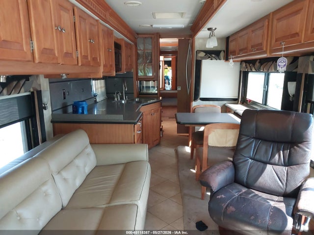 45118387 :رقم المزاد ، 4UZAB2BS78CZ72242 vin ، 2008 Freightliner Chassis X Line Motor Home مزاد بيع