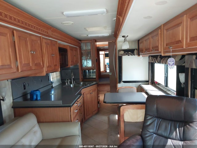 45118387 :رقم المزاد ، 4UZAB2BS78CZ72242 vin ، 2008 Freightliner Chassis X Line Motor Home مزاد بيع