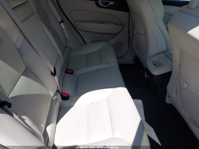 Aukcja sprzedaży 2018 Volvo Xc60 T5 Momentum, vin: LYV102RK8JB121304, numer aukcji: 45118388