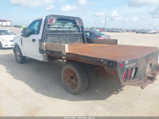 Ford F-350 Chassis Xl 2018 1FDRF3G60JEC25844 Image 3