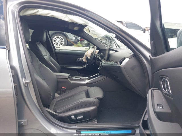 45118948 :رقم المزاد ، 3MW89FF07P8D04328 vin ، 2023 Bmw 330i Xdrive مزاد بيع