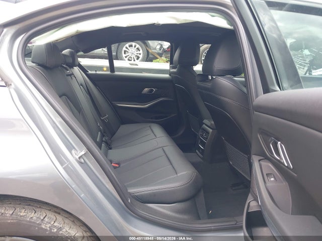 45118948 :رقم المزاد ، 3MW89FF07P8D04328 vin ، 2023 Bmw 330i Xdrive مزاد بيع