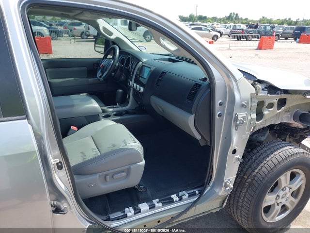 45119007 :رقم المزاد ، 5TDZY5G17ES051141 vin ، 2014 Toyota Sequoia Sr5 5.7l V8 مزاد بيع