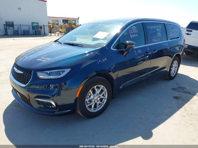 2025 Chrysler Pacifica Select მანქანა იყიდება აუქციონზე, vin: 2C4RC1BG0SR560897, აუქციონის ნომერი: 45119126