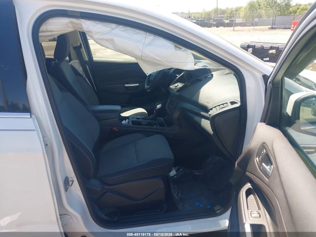 Продажа на аукционе авто 2019 Ford Escape Se, vin: 1FMCU9GD9KUA01198, номер лота: 45119178