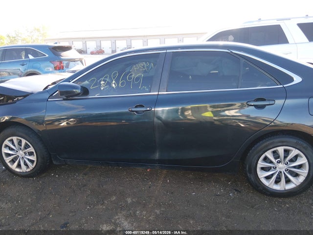 45119249 :رقم المزاد ، 4T4BF1FK7FR487884 vin ، 2015 Toyota Camry Le مزاد بيع