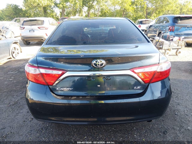 45119249 :رقم المزاد ، 4T4BF1FK7FR487884 vin ، 2015 Toyota Camry Le مزاد بيع