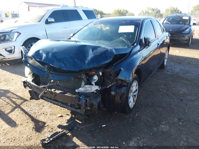 45119249 :رقم المزاد ، 4T4BF1FK7FR487884 vin ، 2015 Toyota Camry Le مزاد بيع
