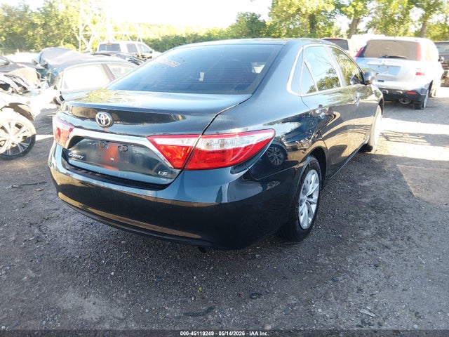 45119249 :رقم المزاد ، 4T4BF1FK7FR487884 vin ، 2015 Toyota Camry Le مزاد بيع