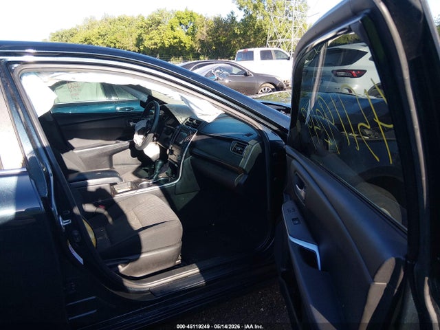 45119249 :رقم المزاد ، 4T4BF1FK7FR487884 vin ، 2015 Toyota Camry Le مزاد بيع