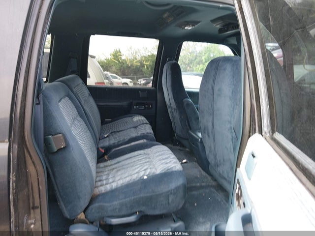 45119379 :رقم المزاد ، 1GNEC16K9RJ413139 vin ، 1994 Chevrolet Suburban C1500 مزاد بيع