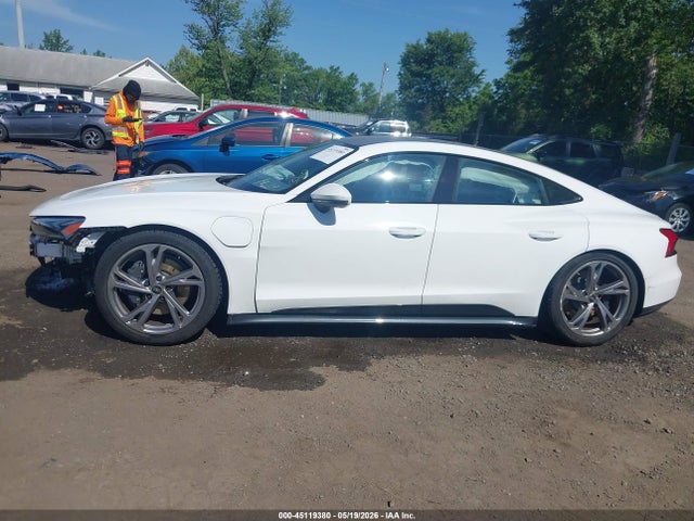 Продаж на аукціоні авто 2022 Audi E-tron Gt Premium Plus Quattro, vin: WAUFJBFW4N7006751, номер лоту: 45119380