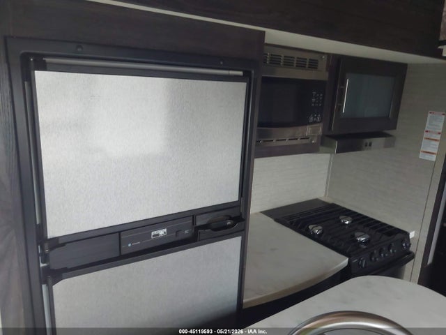 45119593 :رقم المزاد ، 4YDT33026JJ971598 vin ، 2018 Kodiak Other مزاد بيع