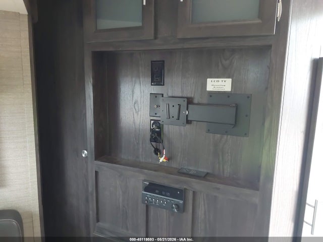 45119593 :رقم المزاد ، 4YDT33026JJ971598 vin ، 2018 Kodiak Other مزاد بيع