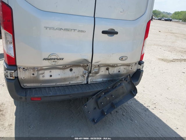1FTNR1CM2FKA85288 Ford Transit-250