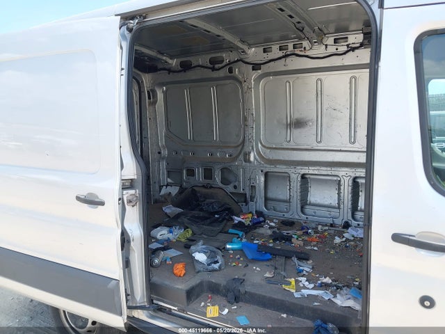 1FTNR1CM2FKA85288 Ford Transit-250