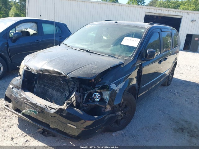 2010 Chrysler Town & Country Touring Plus მანქანა იყიდება აუქციონზე, vin: 2A4RR8DX7AR320713, აუქციონის ნომერი: 45119673