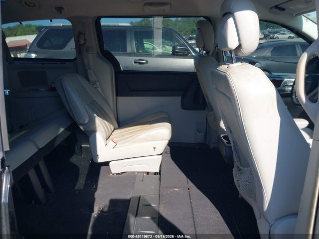 2010 Chrysler Town & Country Touring Plus მანქანა იყიდება აუქციონზე, vin: 2A4RR8DX7AR320713, აუქციონის ნომერი: 45119673