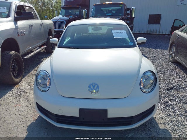 45119687 :رقم المزاد ، 3VWJP7AT0CM611596 vin ، 2012 Volkswagen Beetle 2.5l مزاد بيع