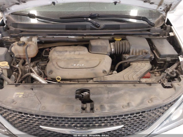 Продажа на аукционе авто 2017 Chrysler Pacifica Touring-l, vin: 2C4RC1BG6HR837836, номер лота: 45119828