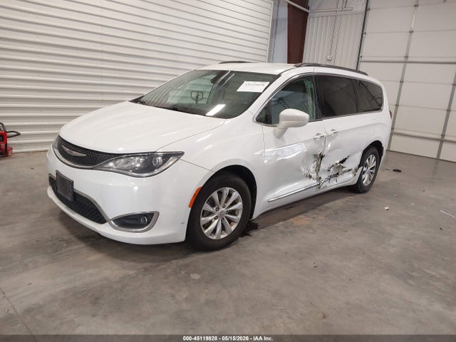 Продажа на аукционе авто 2017 Chrysler Pacifica Touring-l, vin: 2C4RC1BG6HR837836, номер лота: 45119828