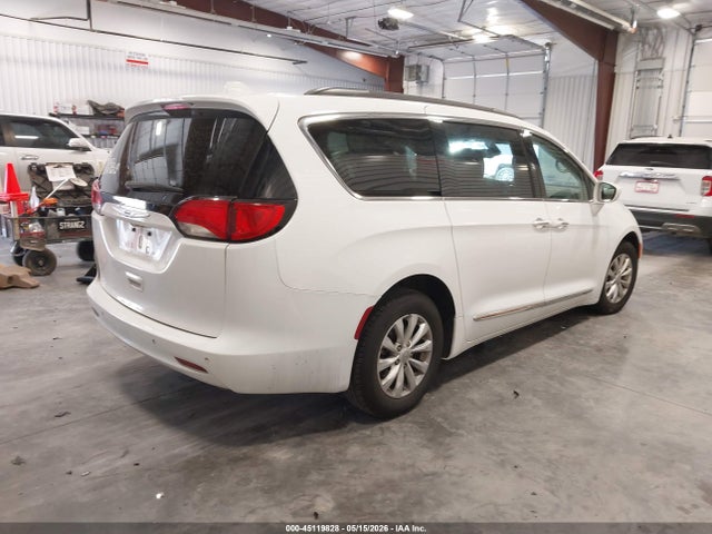 Продажа на аукционе авто 2017 Chrysler Pacifica Touring-l, vin: 2C4RC1BG6HR837836, номер лота: 45119828