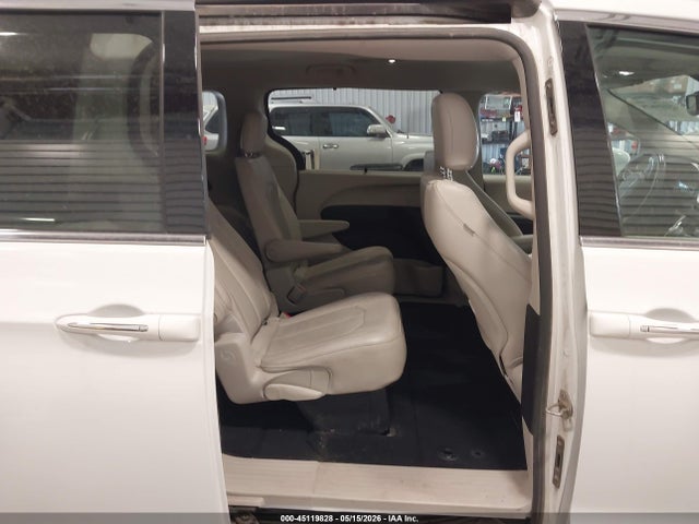 Продажа на аукционе авто 2017 Chrysler Pacifica Touring-l, vin: 2C4RC1BG6HR837836, номер лота: 45119828