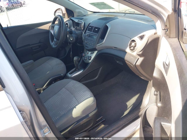 45119938 :رقم المزاد ، 1G1JA5SH3F4216890 vin ، 2015 Chevrolet Sonic Ls Auto مزاد بيع