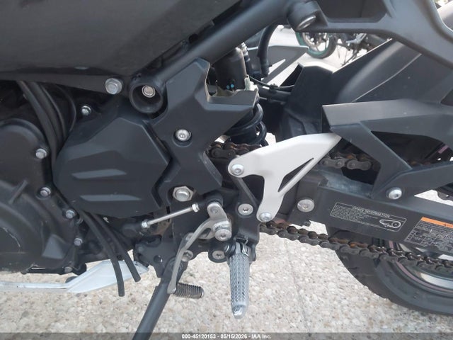 Kawasaki EX400 2023 JKAEXKG17PDAK9927 Image 9