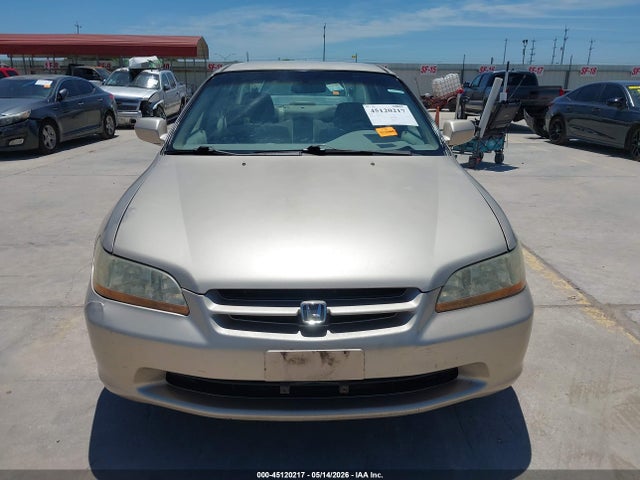 45120217 :رقم المزاد ، 1HGCG5649YA043940 vin ، 2000 Honda Accord 2.3 Lx مزاد بيع