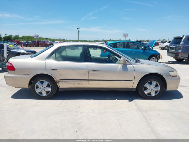 45120217 :رقم المزاد ، 1HGCG5649YA043940 vin ، 2000 Honda Accord 2.3 Lx مزاد بيع