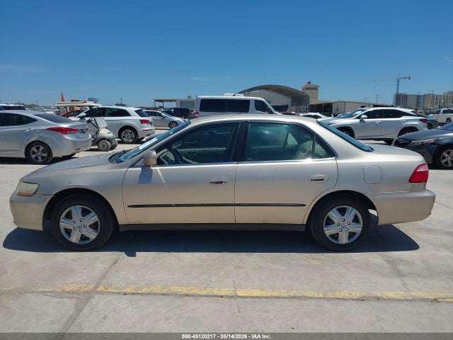 45120217 :رقم المزاد ، 1HGCG5649YA043940 vin ، 2000 Honda Accord 2.3 Lx مزاد بيع