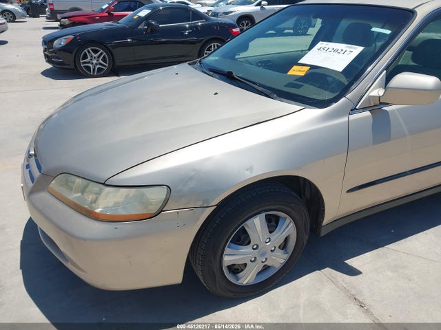 45120217 :رقم المزاد ، 1HGCG5649YA043940 vin ، 2000 Honda Accord 2.3 Lx مزاد بيع