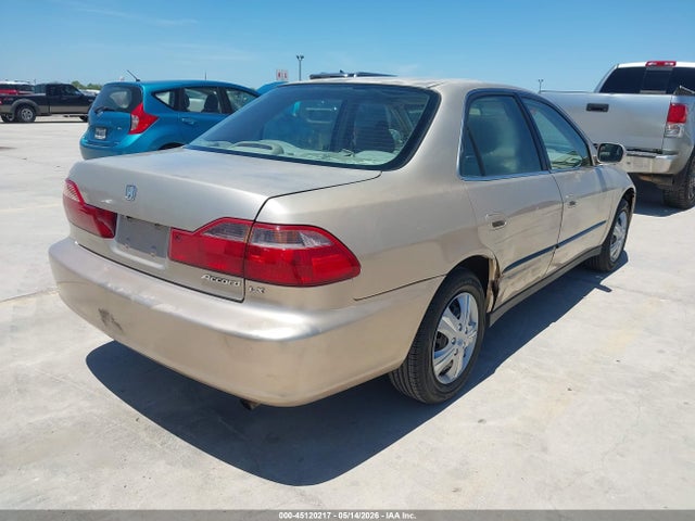 45120217 :رقم المزاد ، 1HGCG5649YA043940 vin ، 2000 Honda Accord 2.3 Lx مزاد بيع