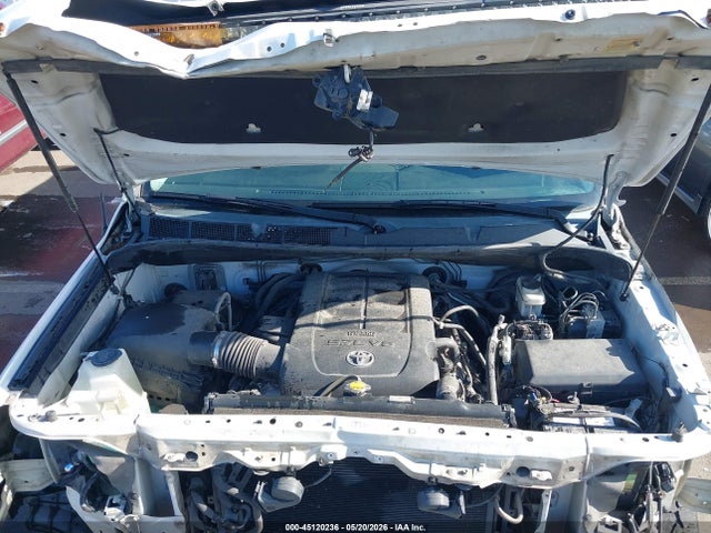 5TFHY5F13EX343084 Toyota Tundra Limited 5.7l V8