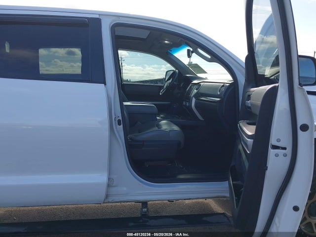 5TFHY5F13EX343084 Toyota Tundra Limited 5.7l V8