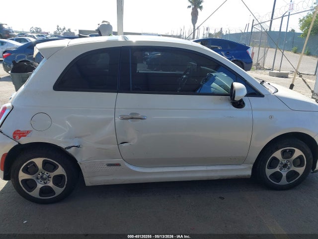 Fiat 500E BATTERY ELECTRIC 2017 3C3CFFGE6HT502921 Image 14