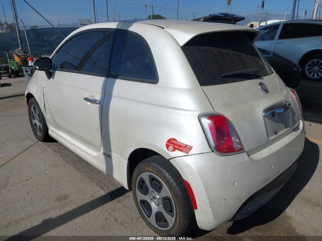 Fiat 500E BATTERY ELECTRIC 2017 3C3CFFGE6HT502921 Image 3
