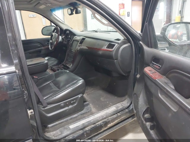 Продажа на аукционе авто 2011 Cadillac Escalade Esv Premium, vin: 1GYS4JEF8BR166064, номер лота: 45120259