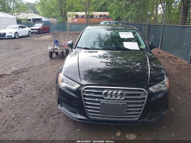45120337 :رقم المزاد ، WAUEFGFF3F1003841 vin ، 2015 Audi A3 2.0t Premium مزاد بيع