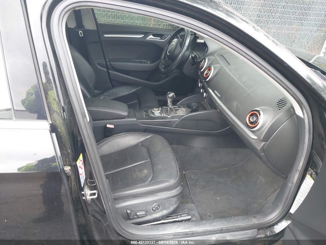 45120337 :رقم المزاد ، WAUEFGFF3F1003841 vin ، 2015 Audi A3 2.0t Premium مزاد بيع