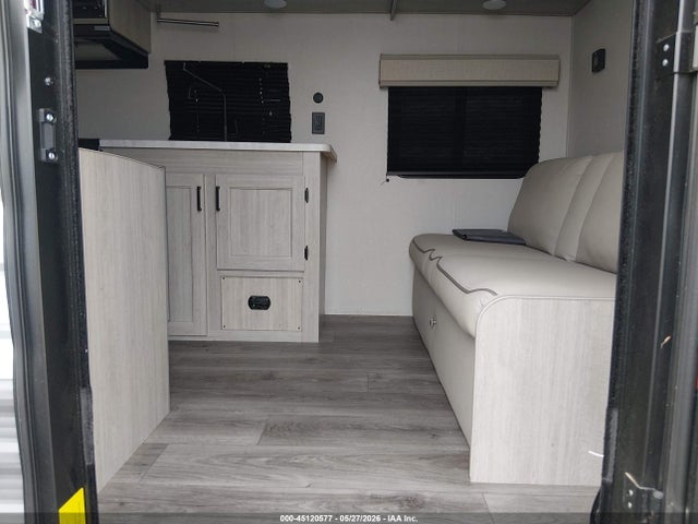 Coachmen Catalina 2025 5ZT2CARBXSU045628 Image 5