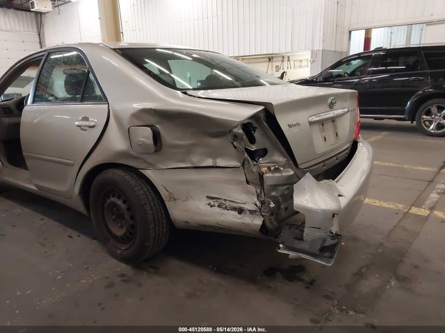 2002 Toyota Camry Le მანქანა იყიდება აუქციონზე, vin: JTDBE32K220135221, აუქციონის ნომერი: 45120588
