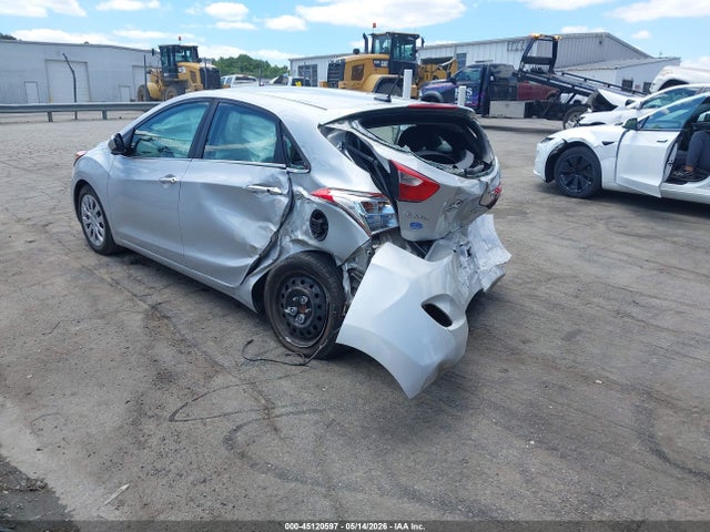 2017 Hyundai Elantra Gt მანქანა იყიდება აუქციონზე, vin: KMHD35LH4HU360654, აუქციონის ნომერი: 45120597