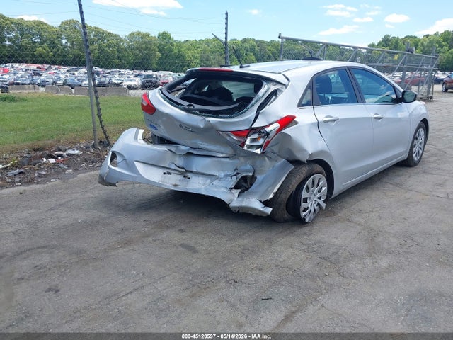 2017 Hyundai Elantra Gt მანქანა იყიდება აუქციონზე, vin: KMHD35LH4HU360654, აუქციონის ნომერი: 45120597