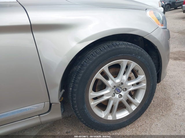 2015 Volvo Xc60 T5 Premier მანქანა იყიდება აუქციონზე, vin: YV440MDK0F2678598, აუქციონის ნომერი: 45120673