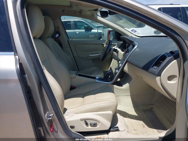 2015 Volvo Xc60 T5 Premier მანქანა იყიდება აუქციონზე, vin: YV440MDK0F2678598, აუქციონის ნომერი: 45120673