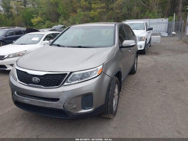 Продажа на аукционе авто 2015 Kia Sorento Lx, vin: 5XYKTCA60FG650082, номер лота: 45120675